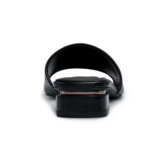 VINCE CAMUTO • Black Cheleah Leather Slide Sandals - Picture 5 of 8